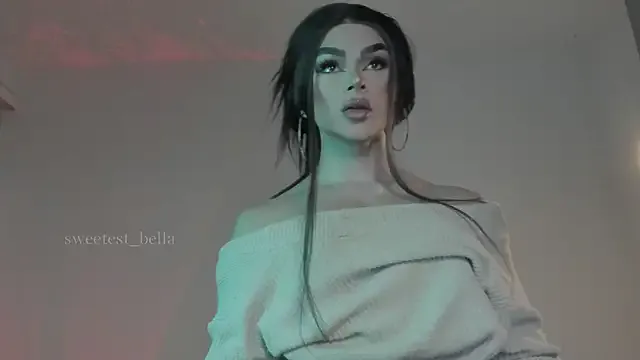 SophiaWren – webcam model profile photo Image 3