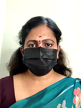 AmyBelmontt – webcam model profile photo Image 2