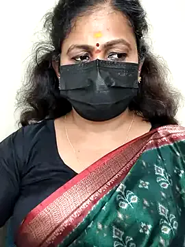 AmyBelmontt – webcam model profile photo Image 3