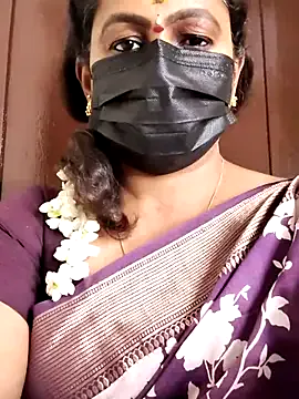 AmyBelmontt – webcam model profile photo Image 5