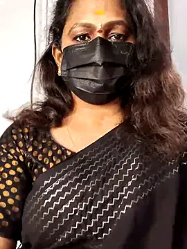 AmyBelmontt – webcam model profile photo Image 7