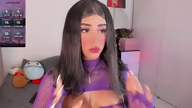 MiaCavallii_ – webcam model profile photo Image 12