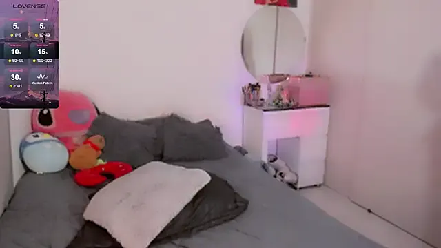 MiaCavallii_ – webcam model profile photo Image 13