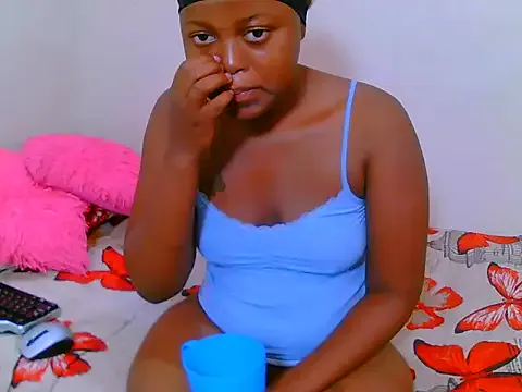 NinaFontana – webcam model profile photo Image 8