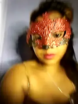 les_bains69 – webcam model profile photo Image 4