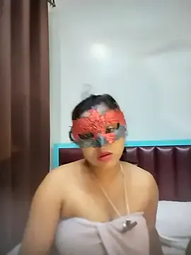 les_bains69 – webcam model profile photo Image 8