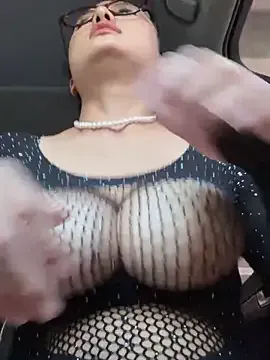 CassieGil – webcam model profile photo Image 17