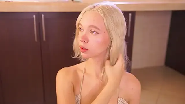 beatrishaa – webcam model profile photo Image 12