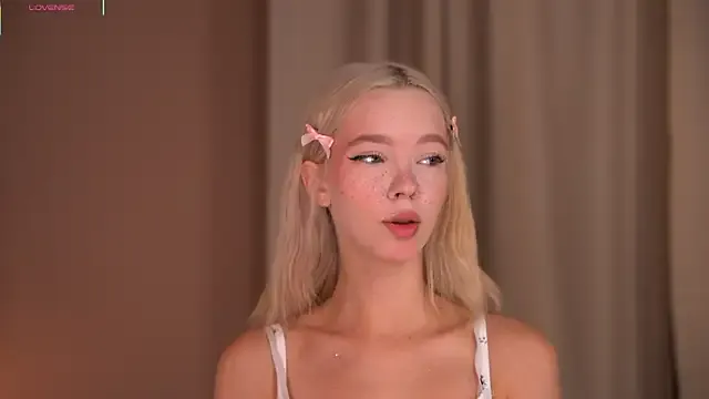 beatrishaa – webcam model profile photo Image 6