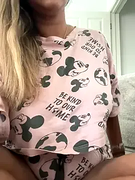 TaraHunter – webcam model profile photo Image 10