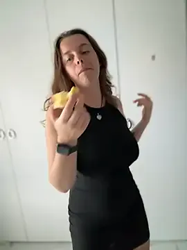 KaraNoir – webcam model profile photo Image 17