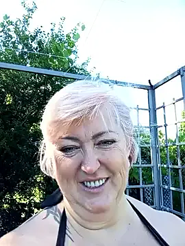 KaraNoir – webcam model profile photo Image 4