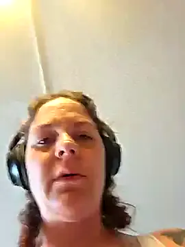 bathory_vamps – webcam model profile photo Image 2