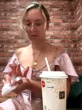 IsabellaSanz – webcam model profile photo Image 11