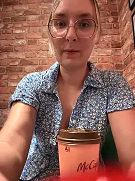 IsabellaSanz – webcam model profile photo Image 18