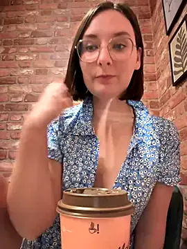 IsabellaSanz – webcam model profile photo Image 19