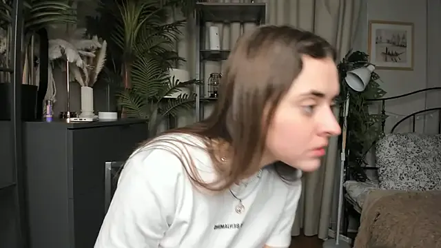 AmyBelmontt – webcam model profile photo Image 8