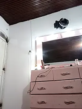 queen_sophie_m – webcam model profile photo Image 10