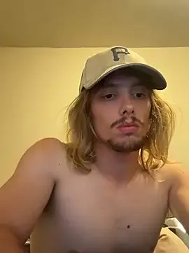 LaraHarvey – webcam model profile photo Image 2