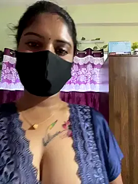 MartinaWolf – webcam model profile photo Image 3