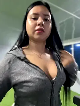 OneInAMillionXXX – webcam model profile photo Image 12