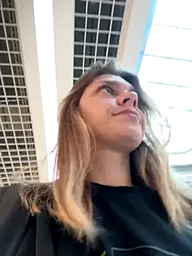 GreciaMorgan – webcam model profile photo Image 2