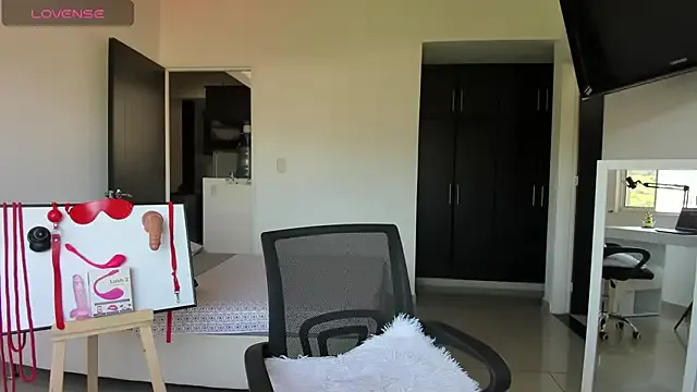 your_tender_doll – webcam model profile photo Image 4