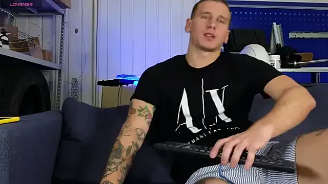 MiaRosel – webcam model profile photo Image 8