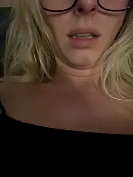 Noya – webcam model profile photo Image 16