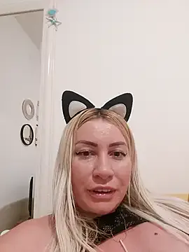 AmyBelmontt – webcam model profile photo Image 5