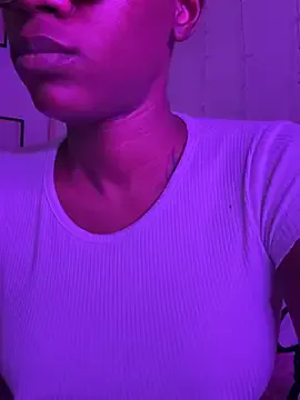 CassieGil – webcam model profile photo Image 4