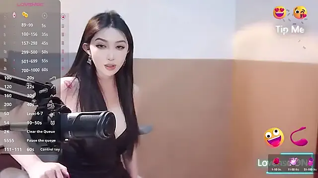 LilyMayss – webcam model profile photo Image 3