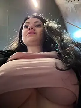 MartinaWolf – webcam model profile photo Image 3