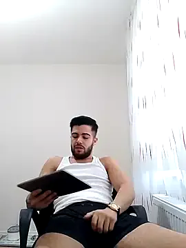 AmyBelmontt – webcam model profile photo Image 2