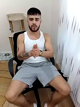 AmyBelmontt – webcam model profile photo Image 4