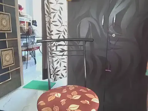 PaulinaSwift – webcam model profile photo Image 17