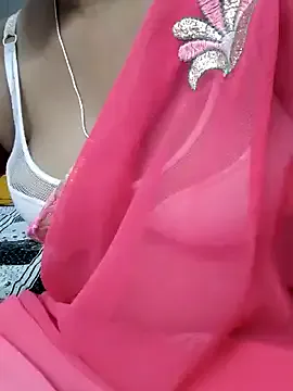 PaulinaSwift – webcam model profile photo Image 4