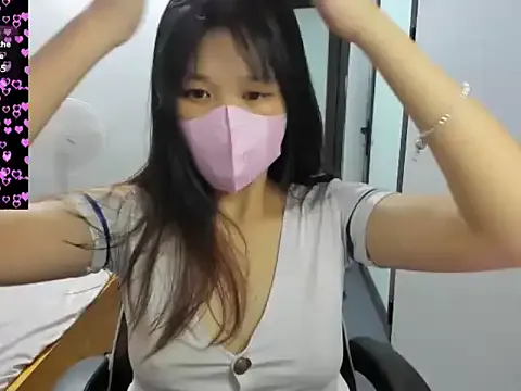 AmyBelmontt – webcam model profile photo Image 2