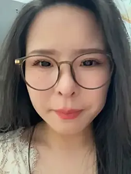 Maxinekinky – webcam model profile photo Image 4