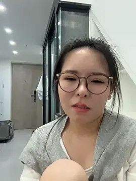 Maxinekinky – webcam model profile photo Image 6