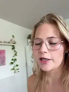 Miss_monikaji – webcam model profile photo Image 4