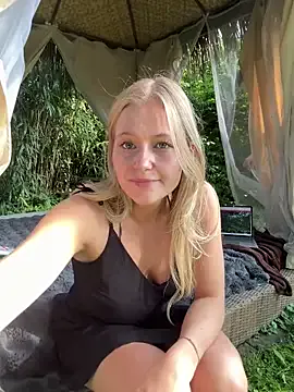 Miss_monikaji – webcam model profile photo Image 8