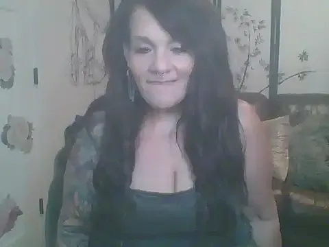 CarlaHall – webcam model profile photo Image 2