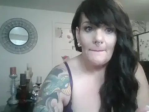 CarlaHall – webcam model profile photo Image 6