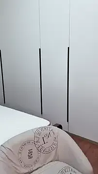 LunnaNoir – webcam model profile photo Image 3