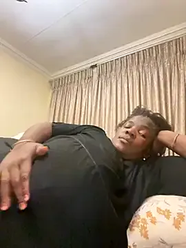 IamCrystal2 – webcam model profile photo Image 19