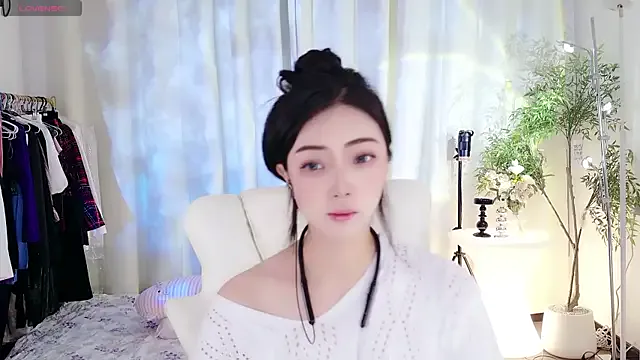 LunaKrismas – webcam model profile photo Image 16