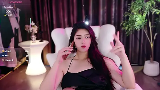 LunaKrismas – webcam model profile photo Image 4