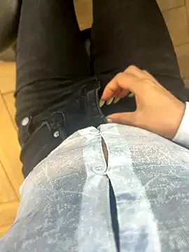 GLaM_GoDdEsS_143 – webcam model profile photo Image 7