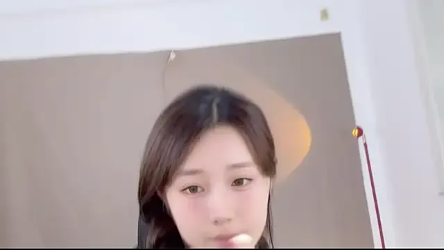 MeganClars – webcam model profile photo Image 11